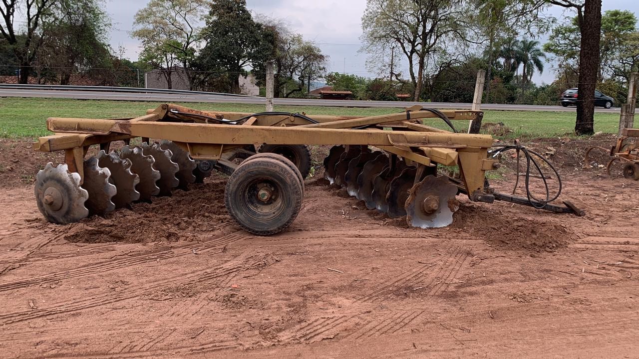 Grade Aradora Baldan 14x32, de controle remoto